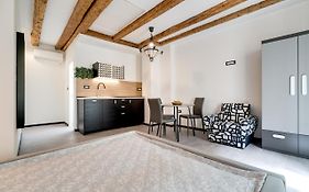 Black & White Apartments